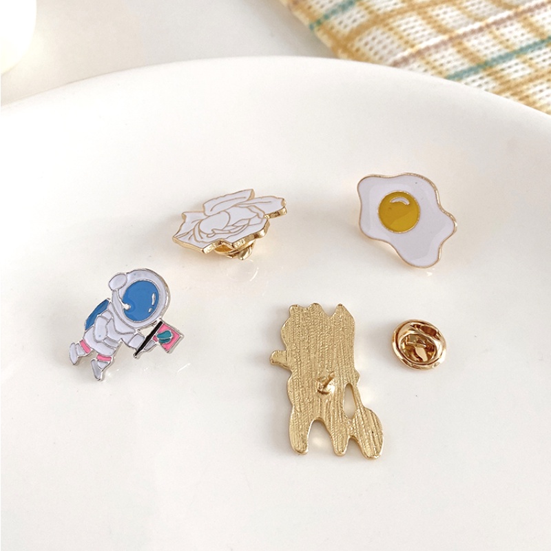 Trâm cài áo hình hoạt hình nhật bản xinh xắn