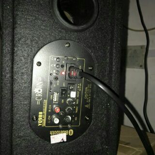 Loa Crown Vuông 8 tích hợp Bluetooth.