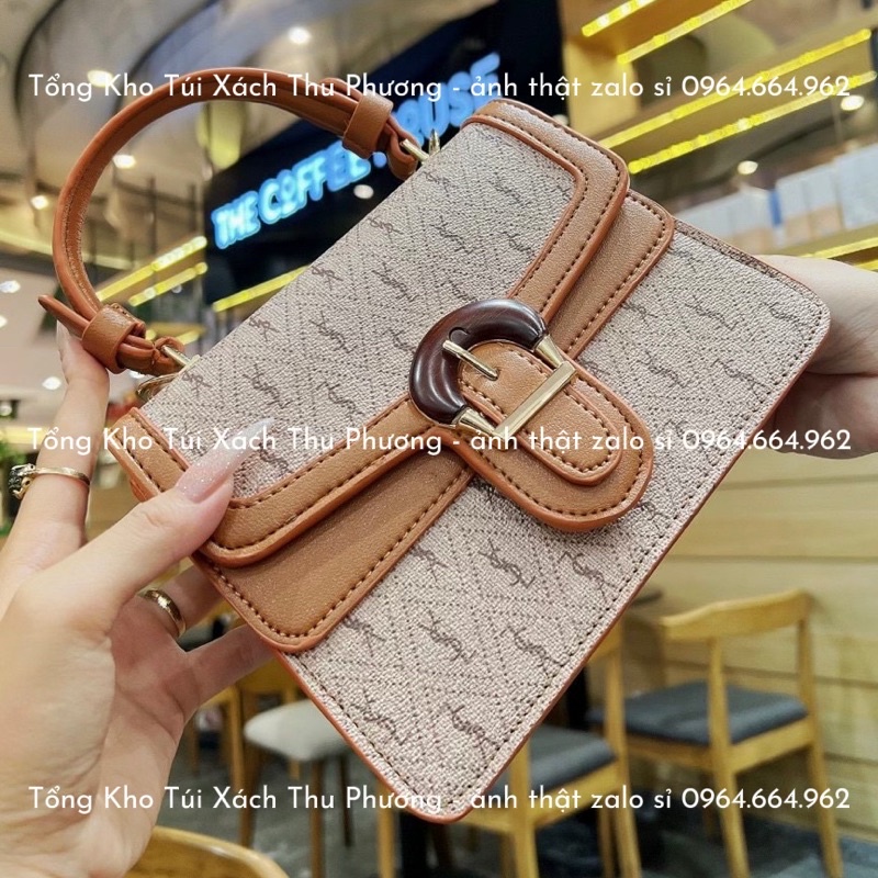 Túi quai xách dáng vuông đứng khoá móng ngựa in chữ kèm dây đeo chéo siêu sang chảnh (hàng loại 1)