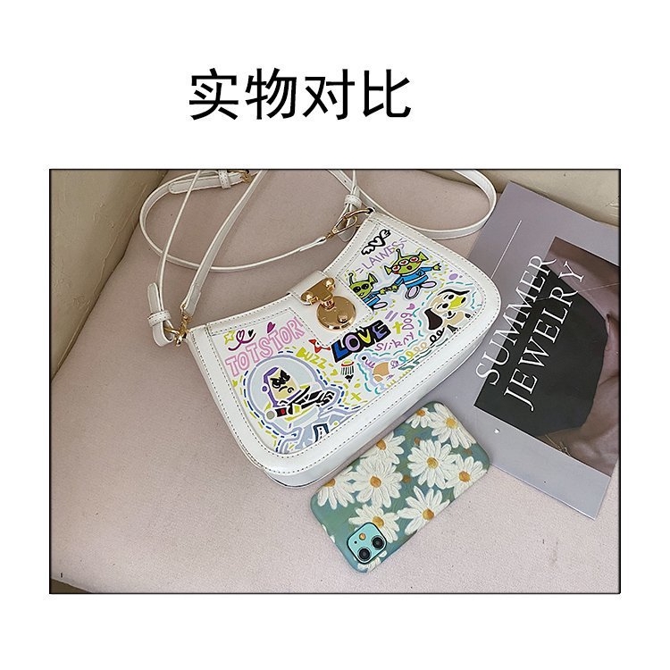 Túi Xách Đeo Vai In Họa Tiết Graffiti Phong Cách Retro Thời Trang | BigBuy360 - bigbuy360.vn