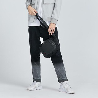 Arctic Hunter shoulder bag