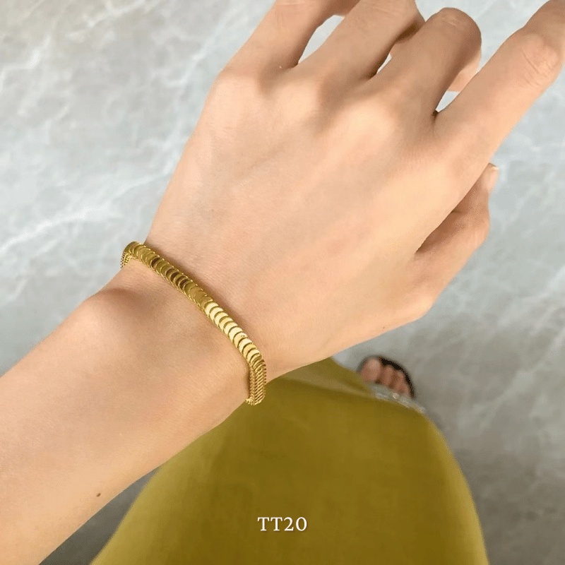Vòng tay titan không đen gỉ dạng vẩy cá thời trang unisex Annie TT20