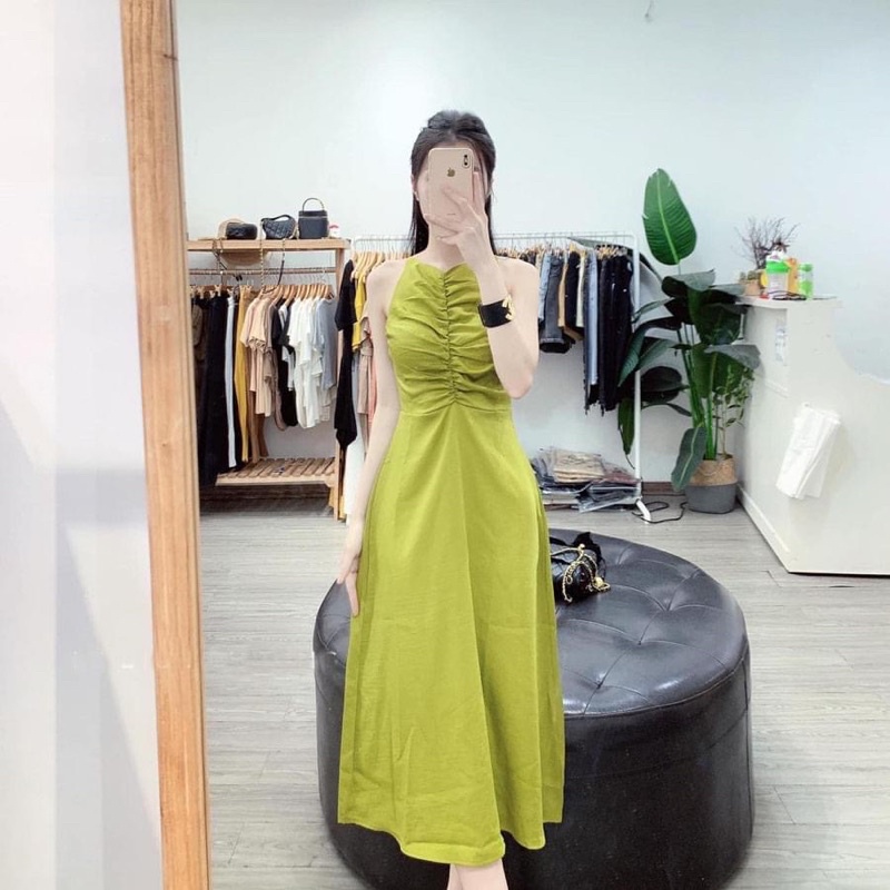 Váy cổ yếm màu xanh nõn chuối