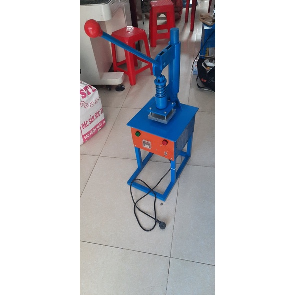 Máy dập ép đóng logo nhiệt lên gỗ da simili nhựa theo yêu cầu