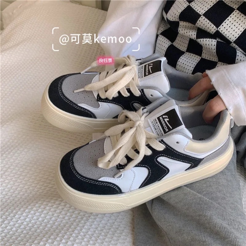 Giày thể thao phong cách học sinh 2022