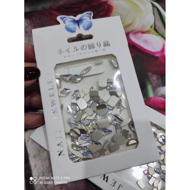Đá hình khối chân bằng mix 100v siêu sáng gắn móng