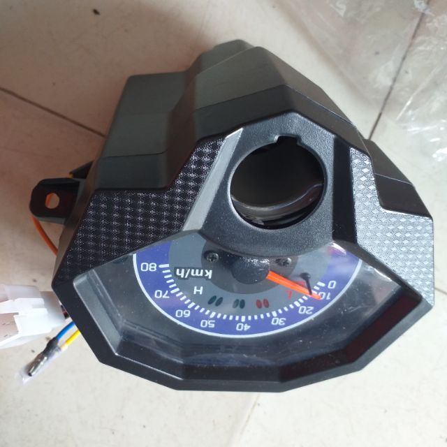 Đồng hồ kim Xmen báo vận tốc và pin