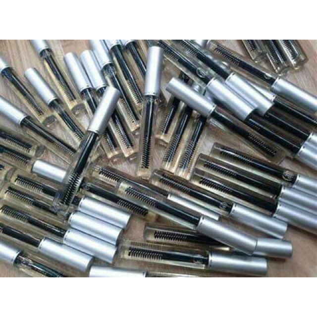 1 Chiếc chuốt mi dầu dừa cực chuẩn cực sịn cực thơm | BigBuy360 - bigbuy360.vn