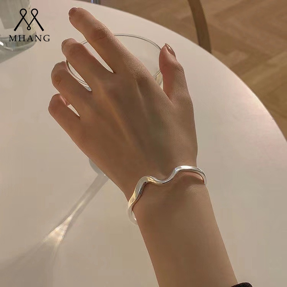 Vòng Đeo Tay Dạng Hở Màu Bạc Họa Tiết Gợn Sóng Đơn Giản Thời Trang Phong Cách Hàn Quốc