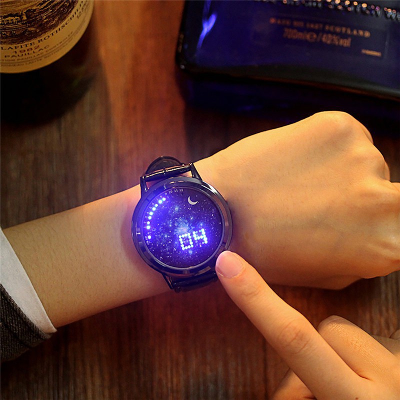 Đồng hồ đeo tay điện tử cổ điển màn hình cảm ứng dành cho nam và nữ