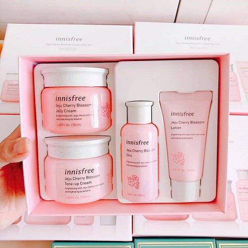 Set Dưỡng Da 4 món Innisfree Cherry Blossom Hoa Anh Đào