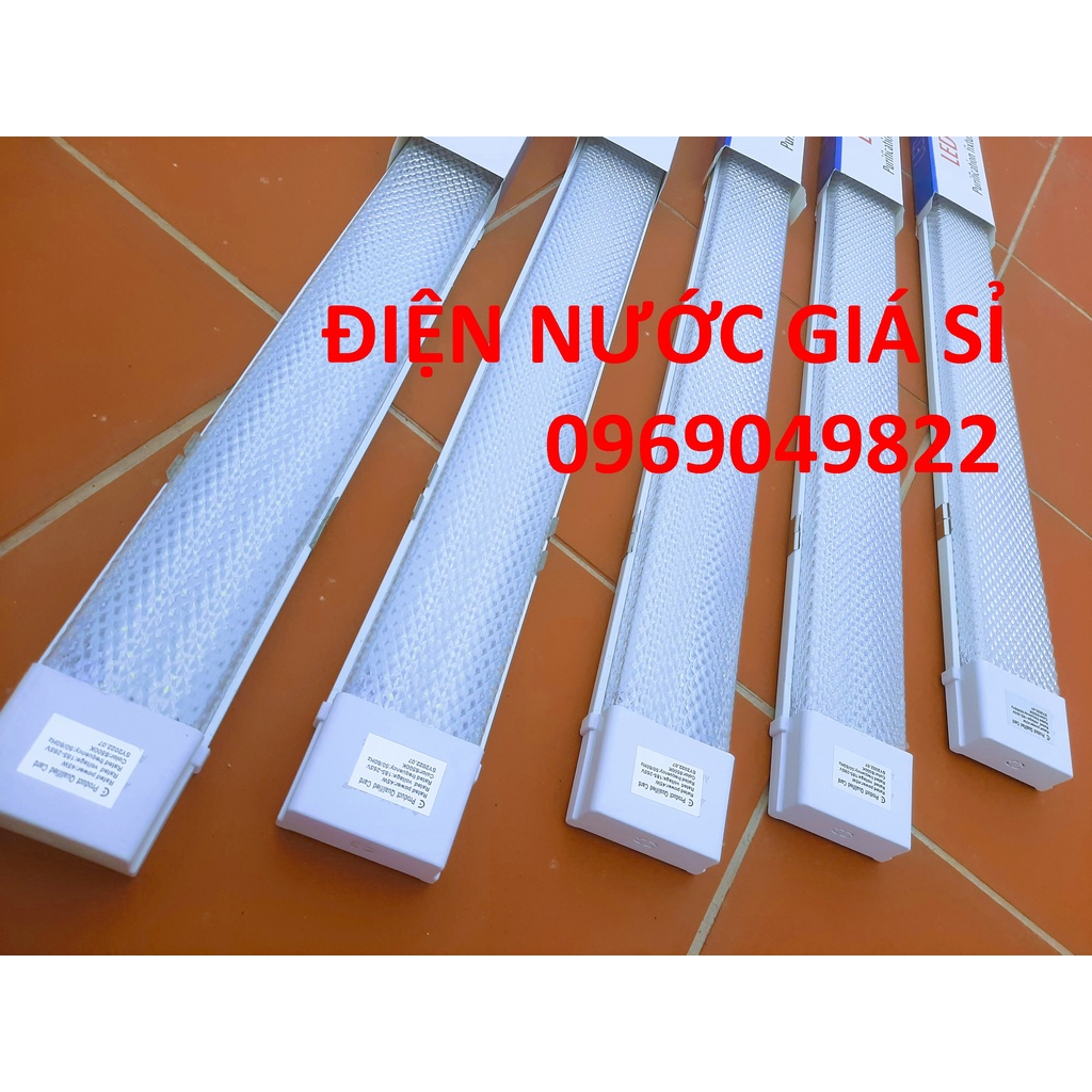 Bộ 4 Đèn Led Tuýp Bán Nguyệt 1m2 1.2m 45W Greenled Ánh Sáng Trắng