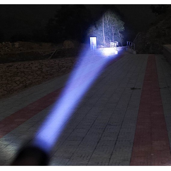 Đèn pin siêu sáng với 3 chế độ sáng có ống cam điều khiển cảnh báo an toàn