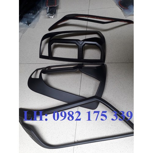 Ốp viền đèn pha, hậu nhựa đen NISSAN NAVARA 2015-2019