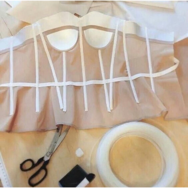 Gọng tạo phom áo ngực , gọng luồn màu trong (130k/1 cuộn )