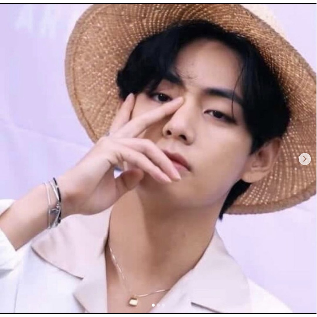 VÒNG TAY TAEHYUNG BTS CHÍNH HÃNG l 2022 Season's Greeting's Spot