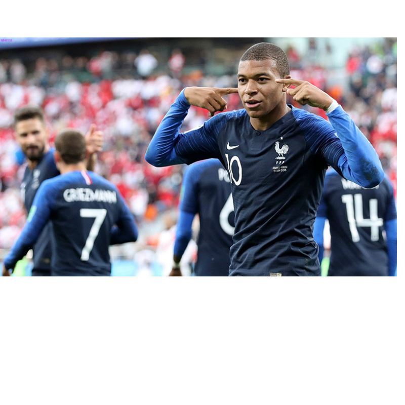 FIFA World Cup Football Soccer Paris Saint-Germain F.C Kylian Mbappé Vintage Craft Paper Poster Decorative Wall Sticker 1 pcs