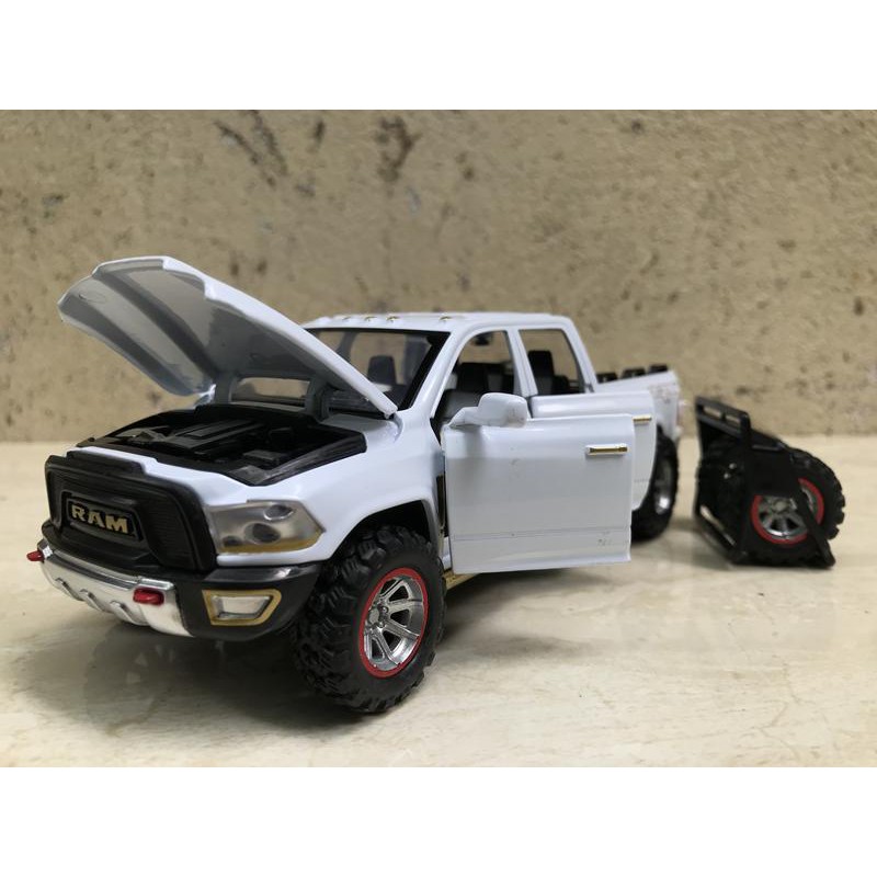 Mô hình xe bán tải Dodge RAM 1500 - 1:32