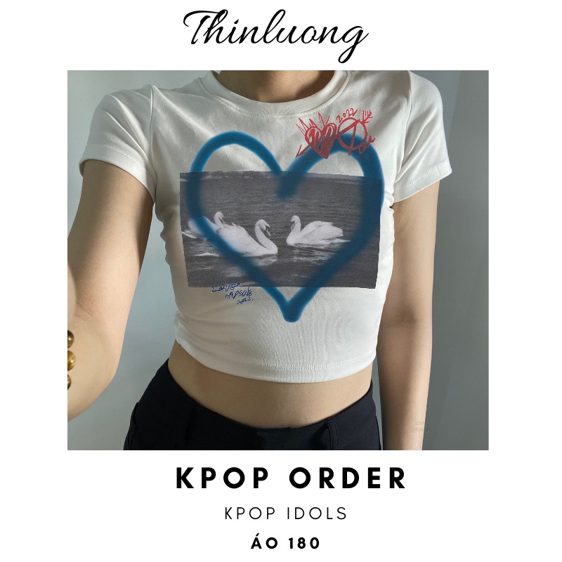 Áo trắng croptop in hình giống IU