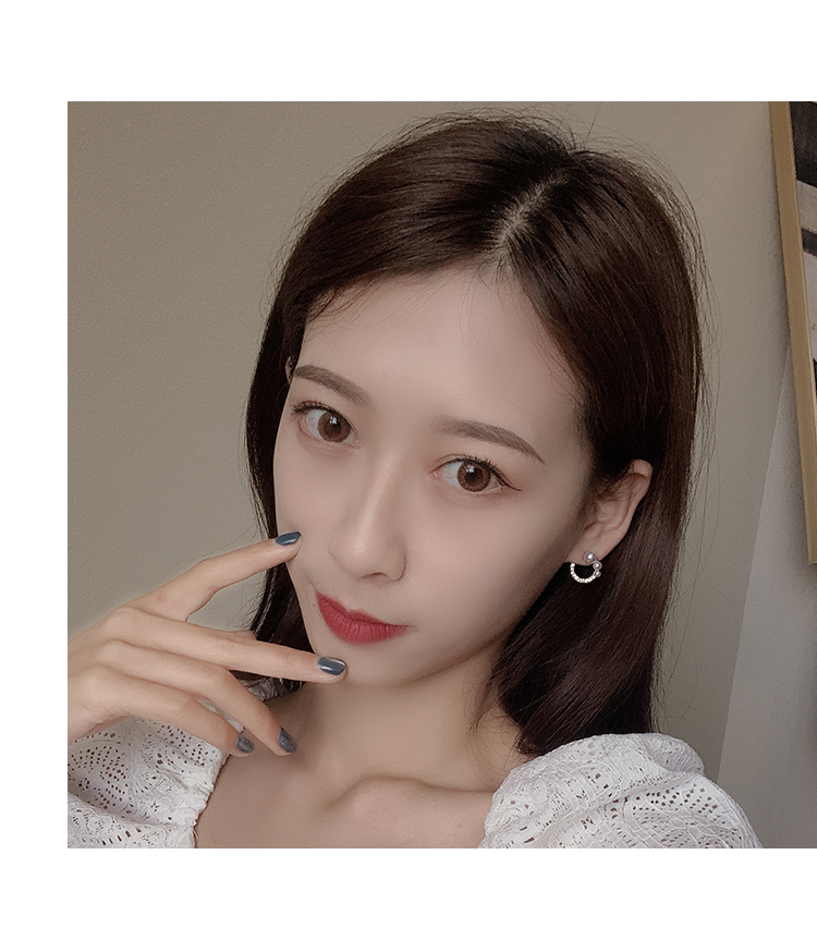 Ngọc Trai Giả Gây Kích Ứng