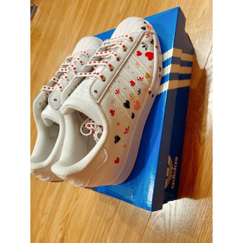 Giày Adidas phiên bản trái tim limited cho tình nhân size 36 💝💝💝