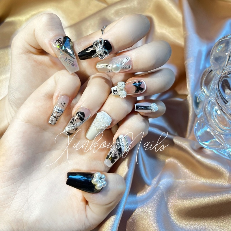 Sticker thương hiệu new hot trend 2022