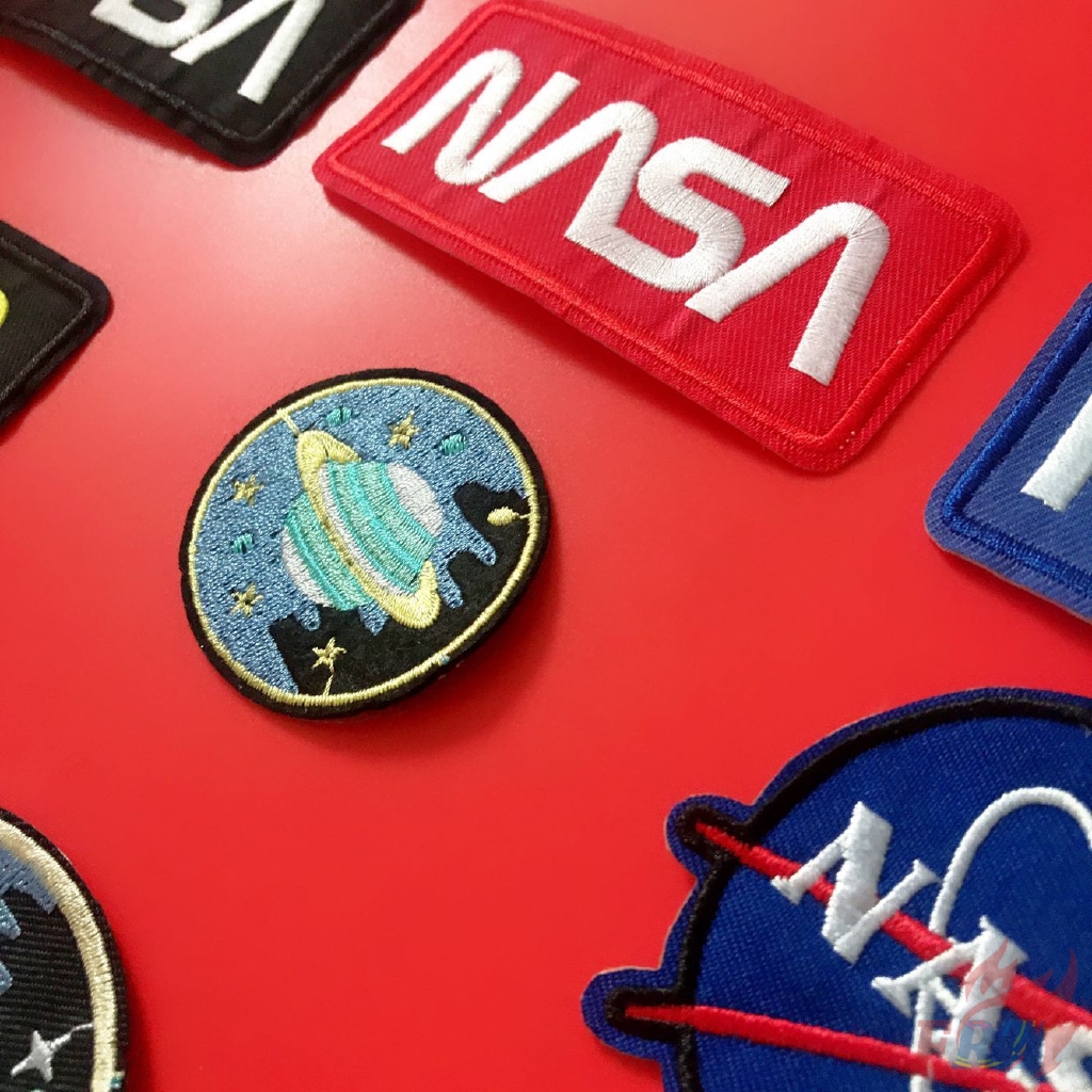 Tấm thêu vá họa tiết NASA dùng trang trí độc đáo