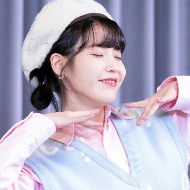 Áo Gile len OiOi giống Rosé Blackpink và IU