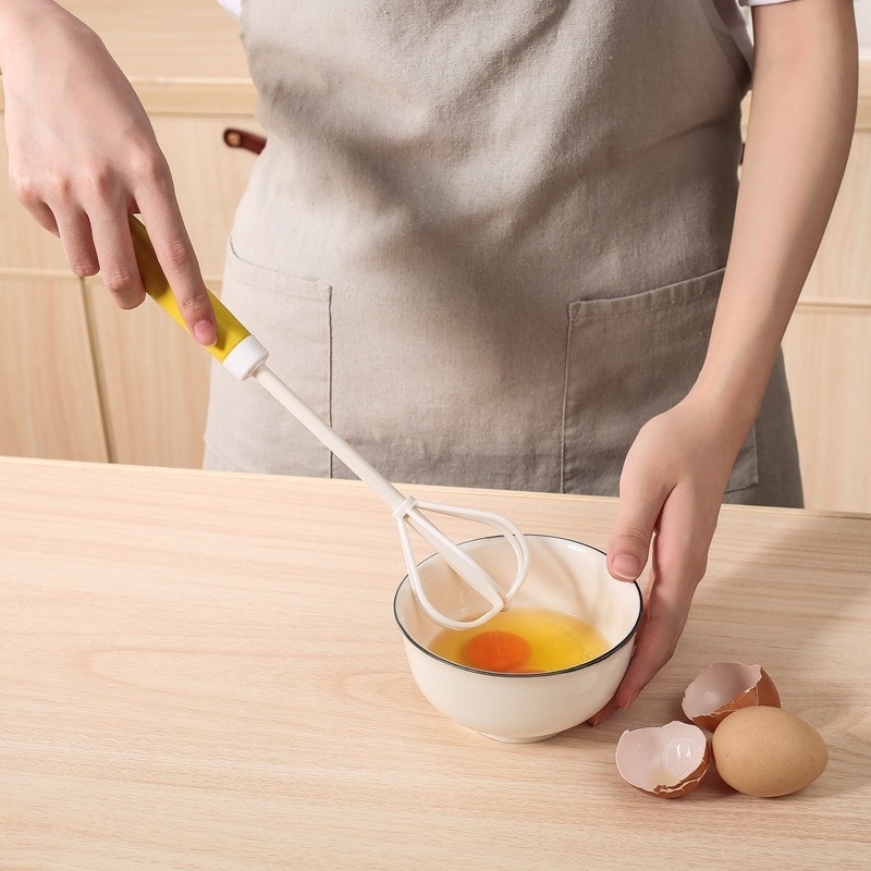 Dụng cụ nhà bếp máy đánh trứng cầm tay bằng nhựa xoay bán tự động Máy trộn kem làm bánh.