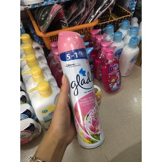 Nước xịt phòng Glade