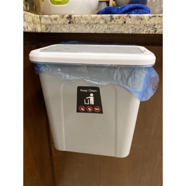 Thùng rác treo tủ bếp nhà tắm có nắp đậy size to 28cm Thùng đựng rác thông minh gài cánh tủ dung tích 7 lít