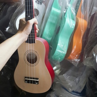 Ukulele màu gỗ lưng đỏ
