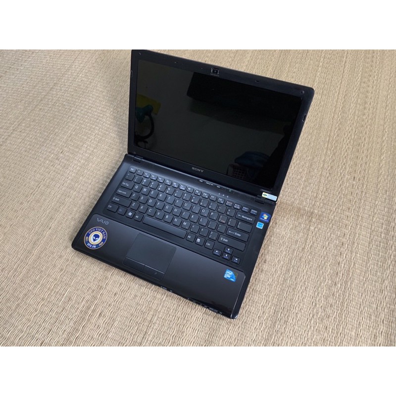 Laptop UFO Sony CW bóng loáng thời trang đẹp sang trọng