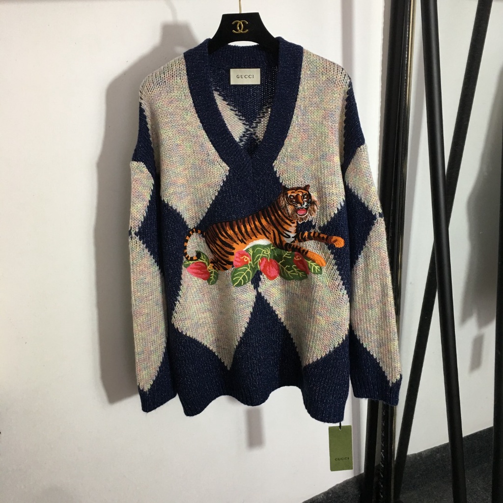 Áo len dáng dài dài tay Gucci GC GG hoạ tiết hổ cá tính