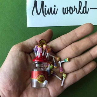 Mô hình hũ kẹo mút chupa chups mini tí hon tỉ lệ 1/12 trang trí nhà búp bê. Sản phẩm là đồ chơi tí hon ko phải kẹo thật.