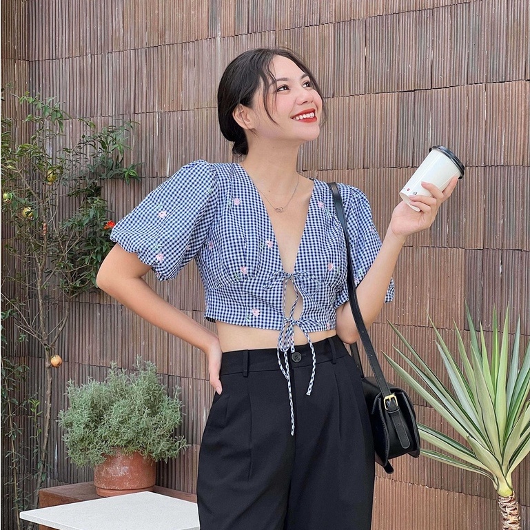 Áo croptop ngắn tay phồng cổ V thắt nơ thời trang GAGO hoạ tiết caro xanh đen GA3987