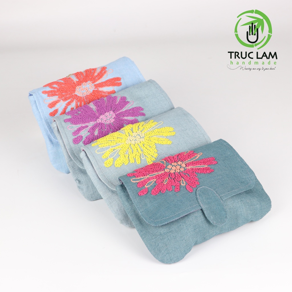 Ví Cầm Tay Nữ Vải Linen Thêu Tay Sa Hạt Họa Tiết Hai Hoa Cúc - Trúc Lâm Handmade