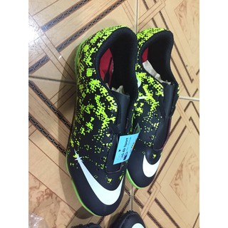Giày đá bóng CR7