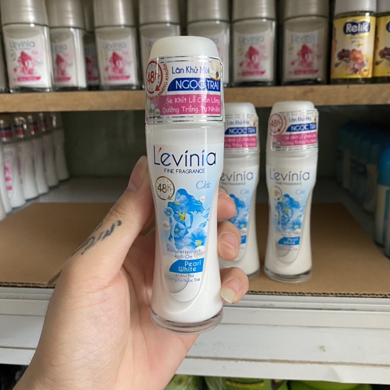 Lăn khử mùi L'evinia trắng da Ngọc trai 65g ( mầu xanh )