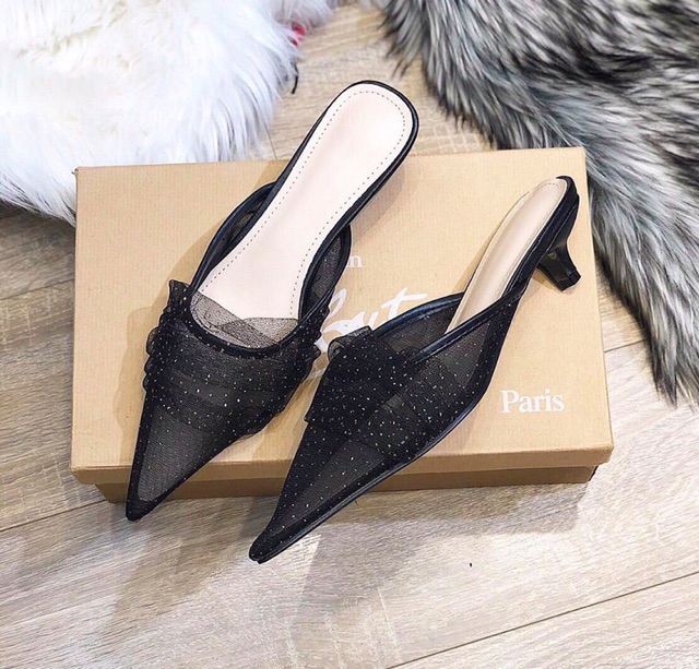 GUỐC REN MŨI NHỌN TIỂU THƯ