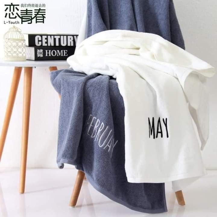 Khăn tắm thêu LOGO tháng bằng tiếng anh kích thước 70 x 140 cao cấp | Khăn tắm cotton