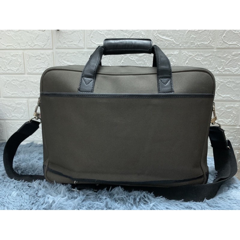 Thanh lý túi Laptop - Daks