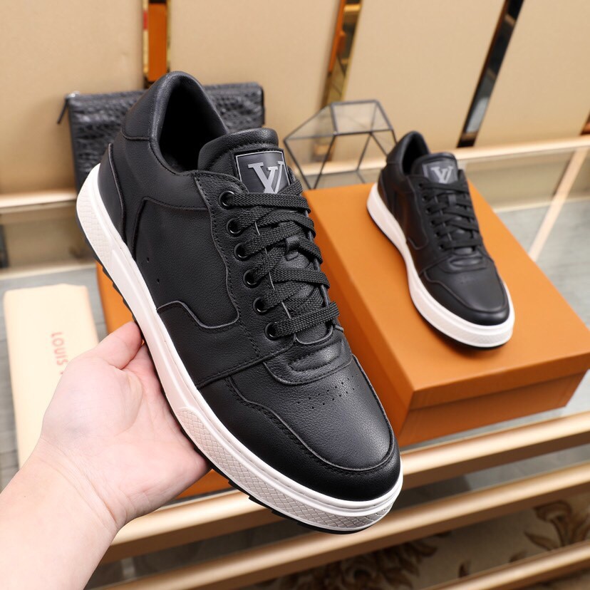 Giày sneakers nam da thật Louis Vuitton LV thiết kế trẻ trung và thể thao mang đến sự thoải mái