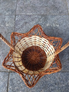 Lẵng sao mây tre nan cắm hoa