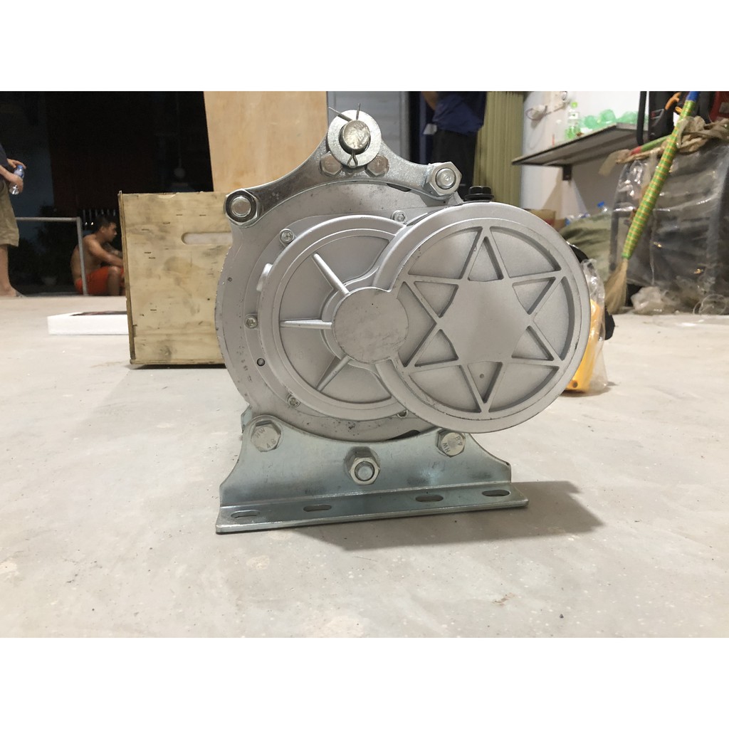 Tời điện HiKari HR 3500, 3,5 KW, 220v, Madein Thái lan   màu xanh trắng, đặt trên cao hoặc mặt đất.