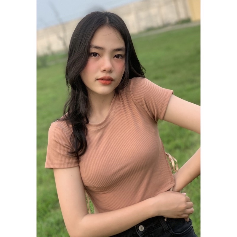 ÁO CROPTOP XẺ BÊN A2