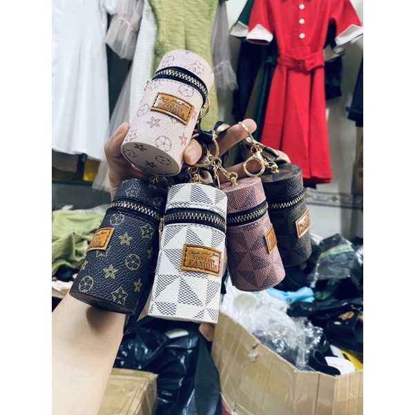 Túi Mini Hình Trụ Họa Tiết Phong Cách Retro Có Khóa Kéo,Móc khoá túi LV