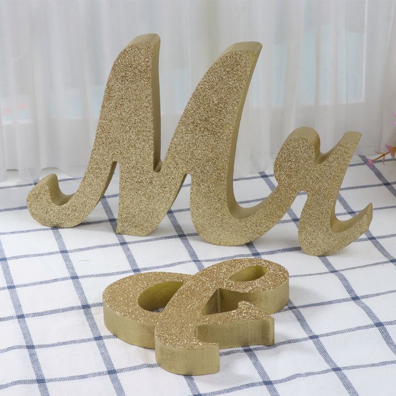 Bộ Chữ Mr Mrs Màu Trắng Trang Trí Bàn Tiệc Cưới