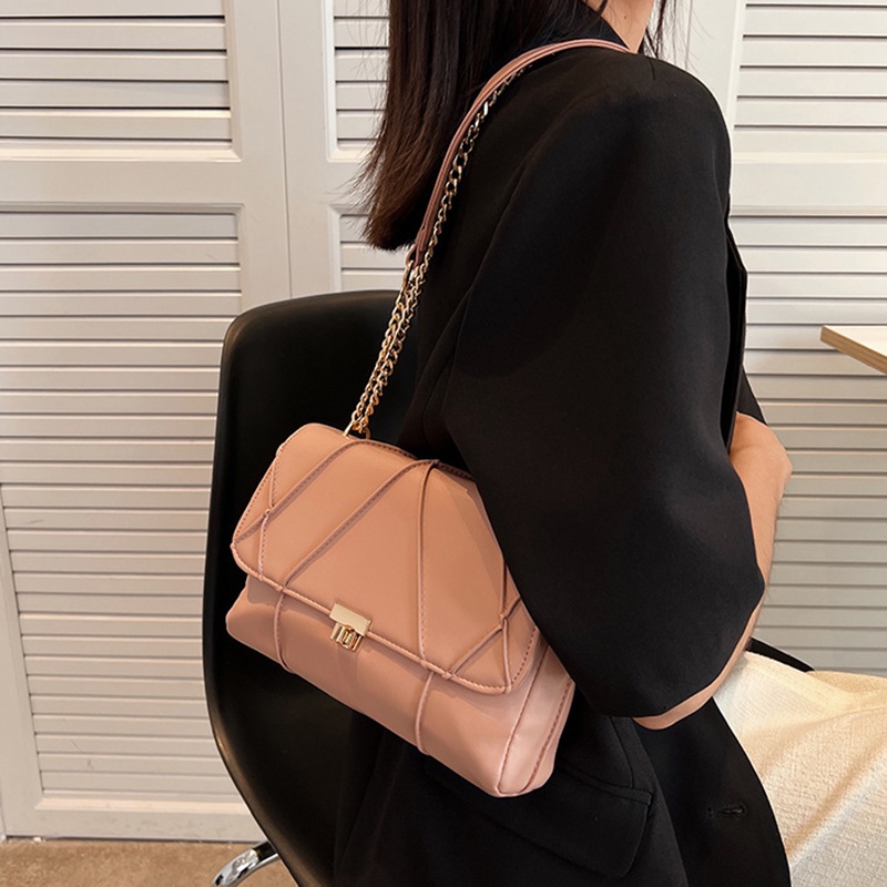 Túi Đeo Chéo Dáng Vuông Nhỏ Phối Dây Xích Nhiều Màu Sắc Thời Trang Cho Nữ