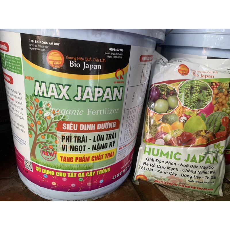 Bộ đôi nuôi trái loại lớn gồm 1 xô max japan 20kg + 4 gói humic của thương hiệu quả cầu lửa